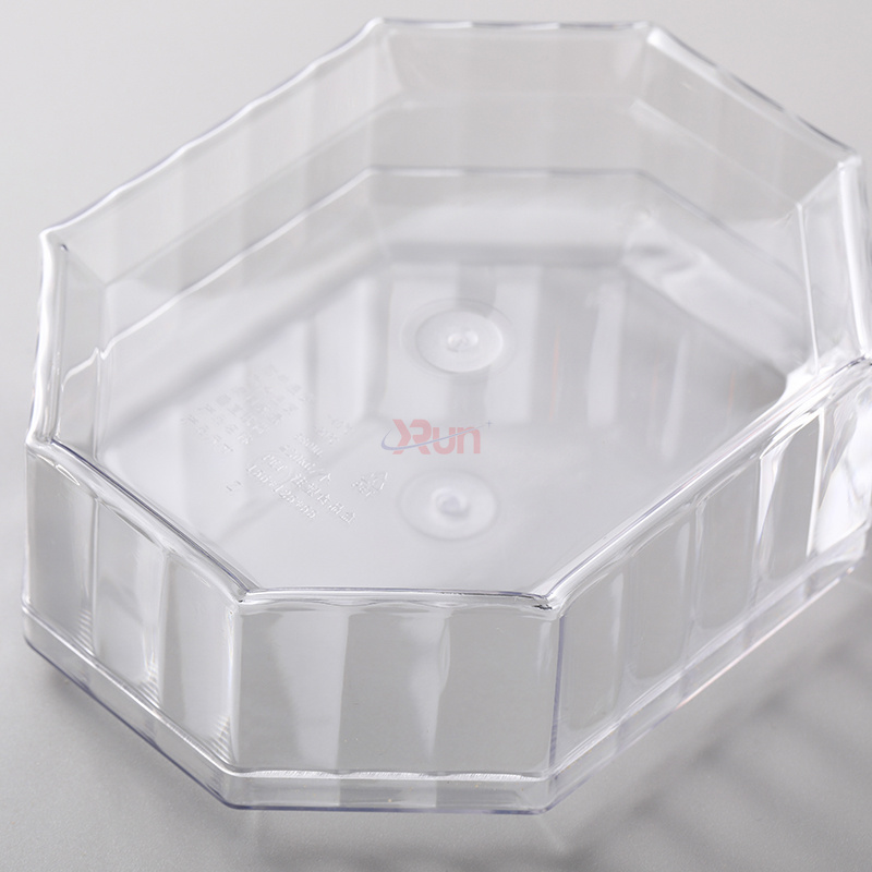 We offer secure PET jars with lid that are a fundamental part of our plastic food containers line, providing an airtight seal for both our clear dessert boxes and efficient pastry packaging.